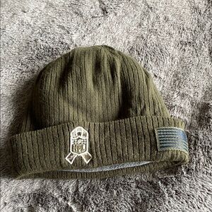 New Era England Patriots -2018 Men’s  Salute to Service knit  Hat OS